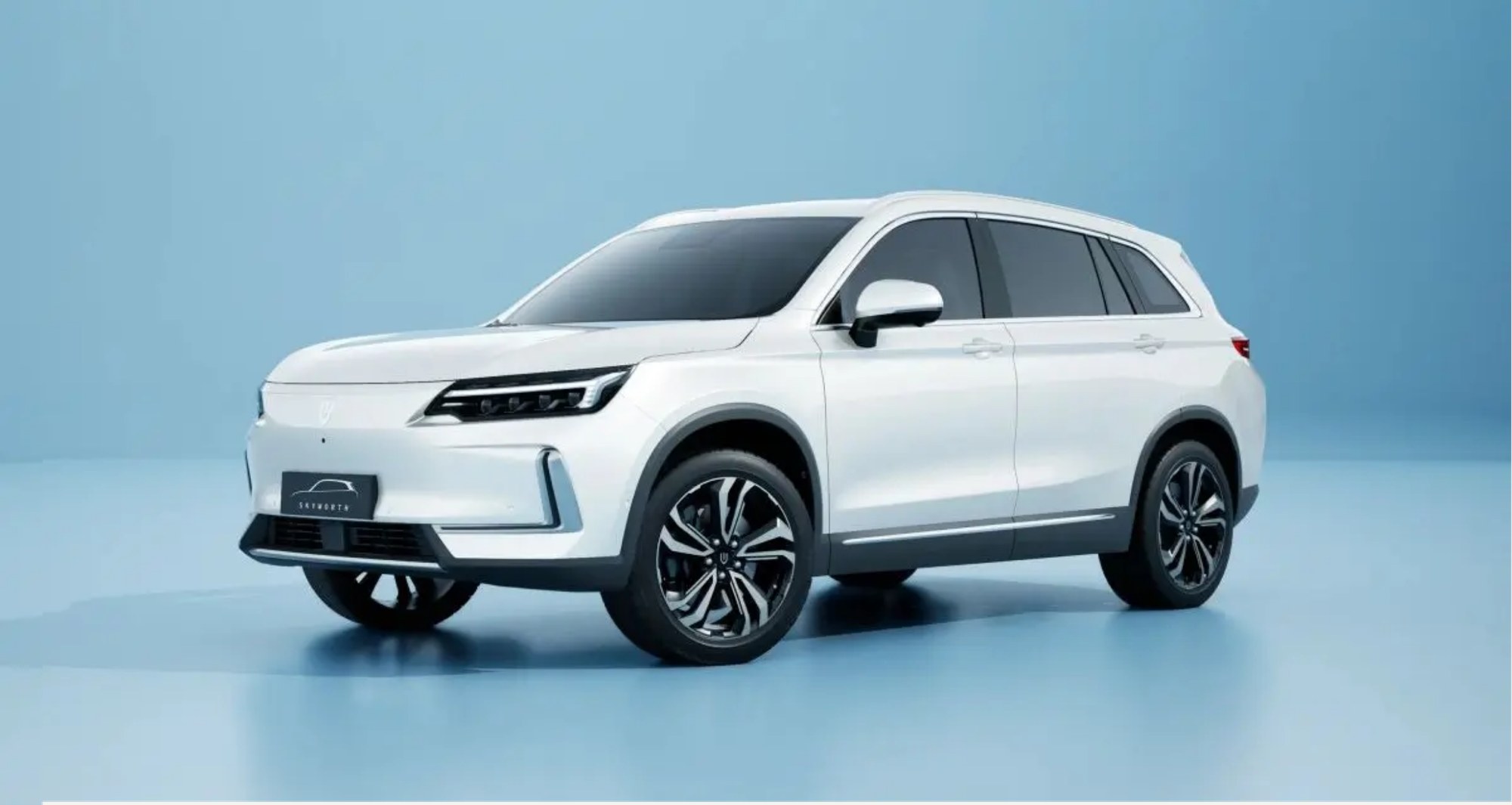 MEV Surge Z — featured studio shot